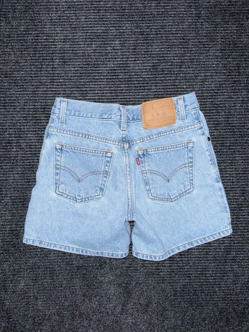 Vintage 90s Levi’s 550 Relaxed Fit Denim Shorts Women’s 26 Light Denim Jorts